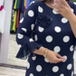 Плисирана рокля с пачуърк принт и точки за жени